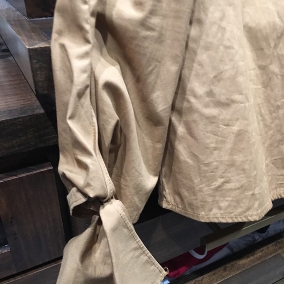 Off the shoulder crisp cotton boutique top - Picture 2 of 7